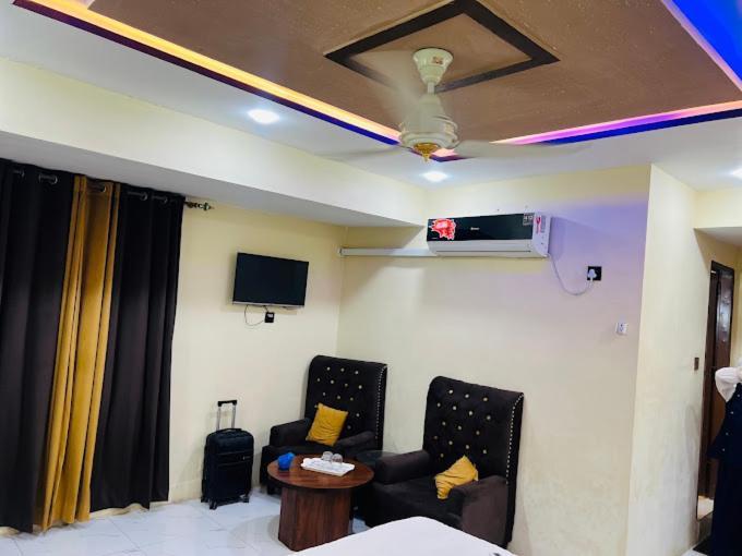 Hotel Al Markaz 이슬라마바드 외부 사진